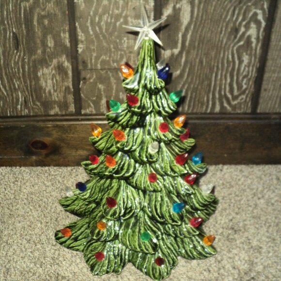 Ceramic Christmas Tree Green Multi Lights 16" High 1982 Vintage No Bulb or Base - Picture 3 of 8
